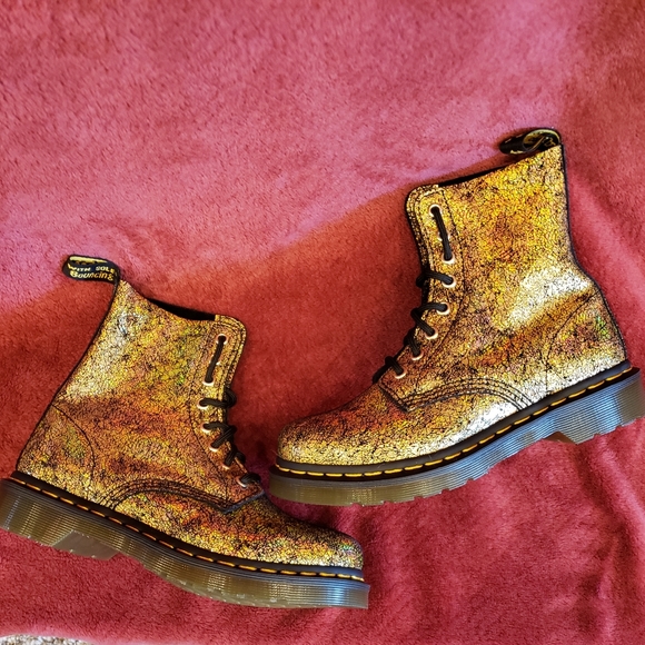 Dr. Martens Pascal Metalic Gold Crackl… - Picture 7 of 8